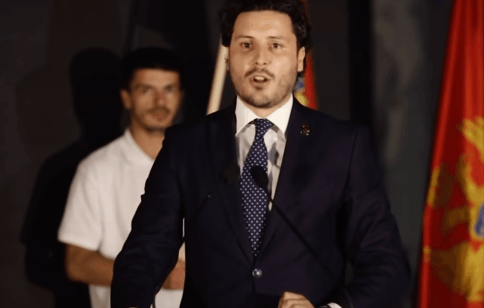 ABAZOVIĆ NAJAVIO SMENU VELJOVIĆA, <span style='color:red;'><b>direktor policije</b></span> odbija da podnese ostavku. Velike PROMENE U crnogorskom MUPU